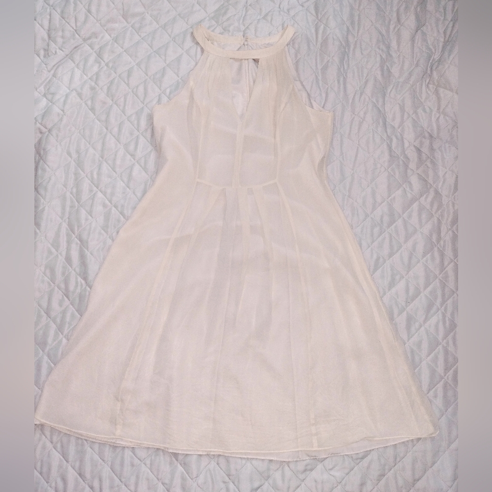 Elegant White Sleeveless Dress